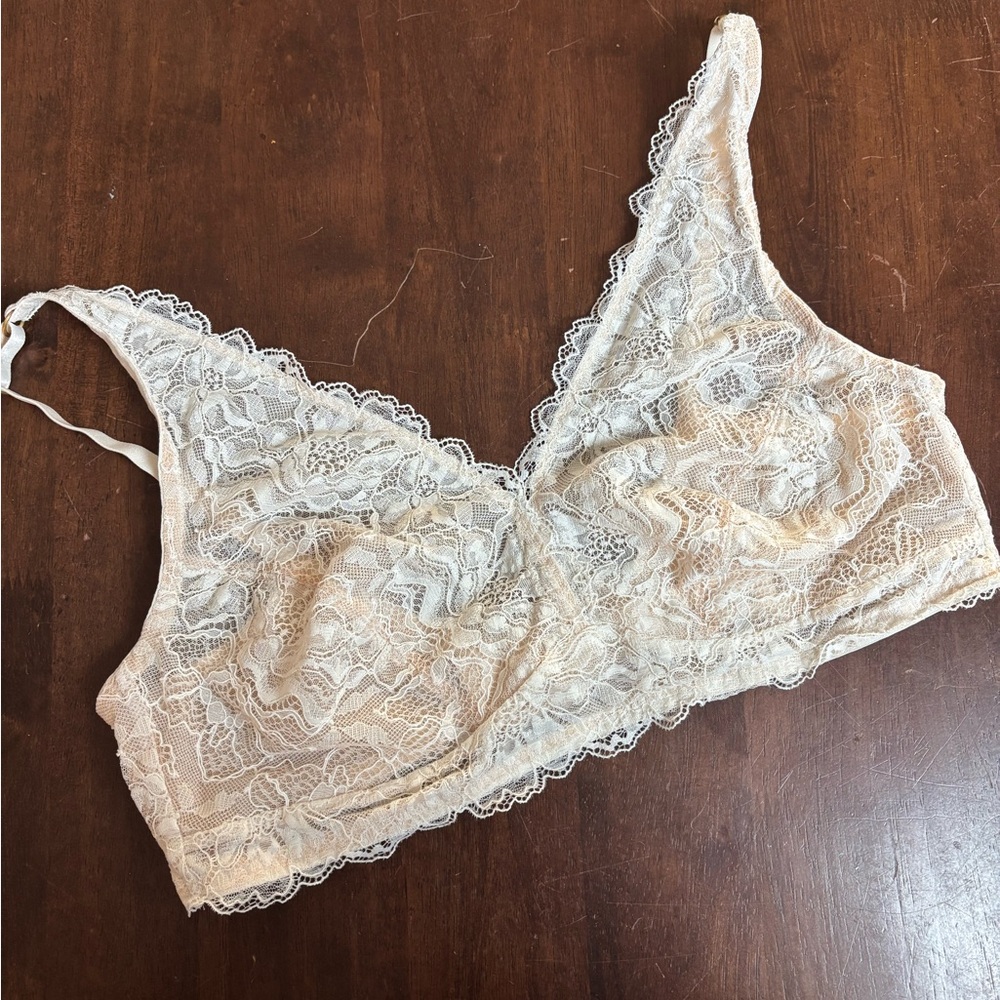 Hanro Lace Bralette in Cream